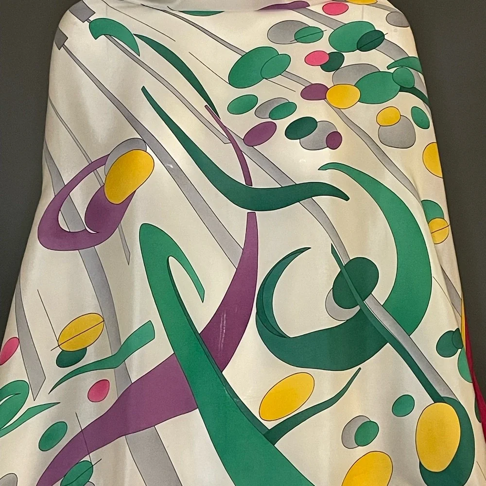 Pretty Vintage Raymond Weil Silk Scarf 30 In Sq Excellent Condition - Picture 4 of 9